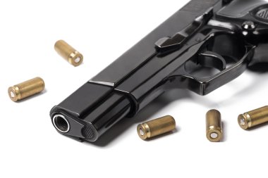 Beyaz üzerine gaz tabancası