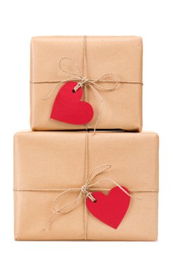 Kalp şeklindeki etiketleri hediye kutuları