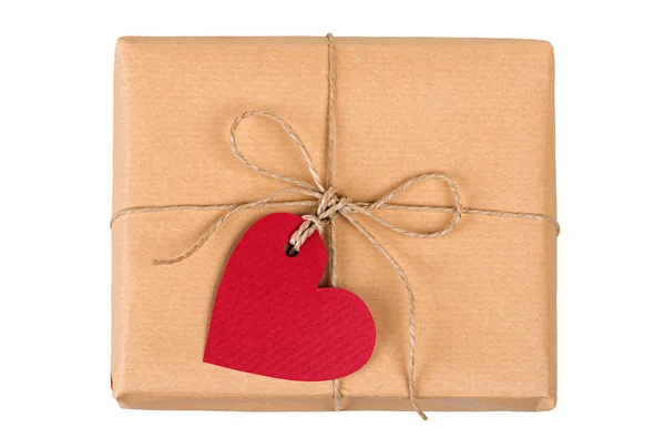 Caja de regalo con etiquetas en forma de corazón — Foto de Stock