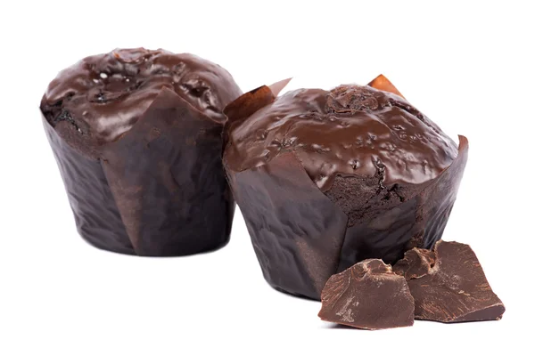 Choklad muffin på vit bakgrund — Stockfoto