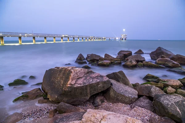 Ponte a Burgas di notte — Foto Stock