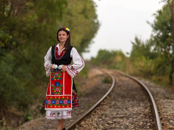 Anita en traje bulgaro — Foto de Stock