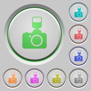 Fotoğraf makinesi ile birden parlamak tuşlar