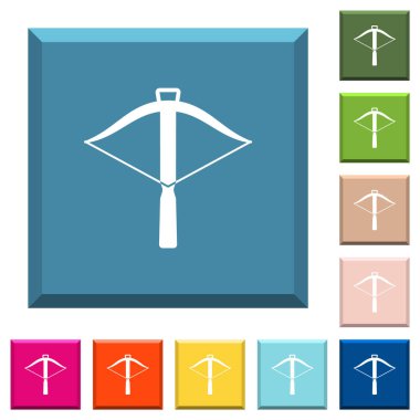 Kenarlı kare düğmelerinde çeşitli moda renklerde arbalet beyaz simgeleri