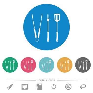 Barbekü maşası, çatal ve düz beyaz simgeler, yuvarlak renkli arka planlar. 6 bonus simgesi dahil.