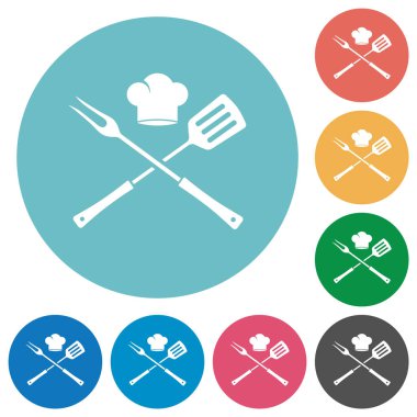 Mangal çatalı ve spatula, aşçı şapkası düz beyaz simgeler, yuvarlak renkli arka planlar.