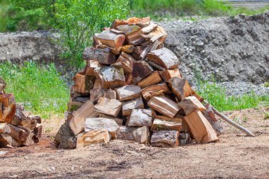 Ateş için odun yığını
