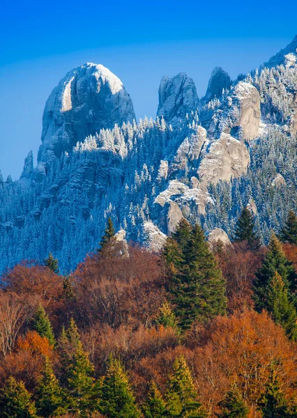 Mountain Lanscape November Late Autumn Scene Snow Ceahlau Romania Autumn — Stock Photo, Image