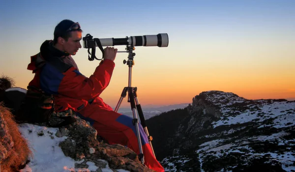 Fotograf Přírodě Muž Horská Krajina Rumunsko — Stock fotografie