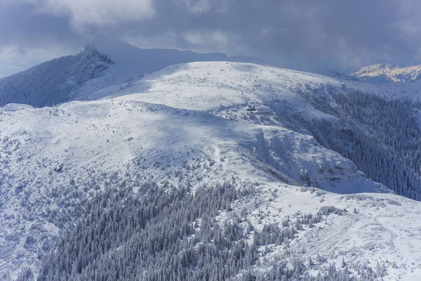 Bergslandskap Vintern Scen Ceahlau Rumänien — Stockfoto