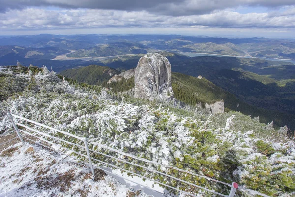 Biog Rock Och Eneskog Ceahlau Berg Rumänien — Stockfoto