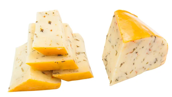 Fette Formaggio Gouda Alle Erbe Tagliata Isolata Fondo Bianco — Foto Stock