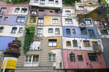 Hundertwasser renk ev