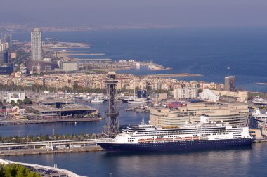 İspanya, Barselona limanında yolcu gemisi