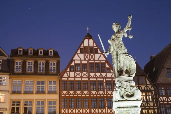 Gerechtigkeitsstatue — Stockfoto