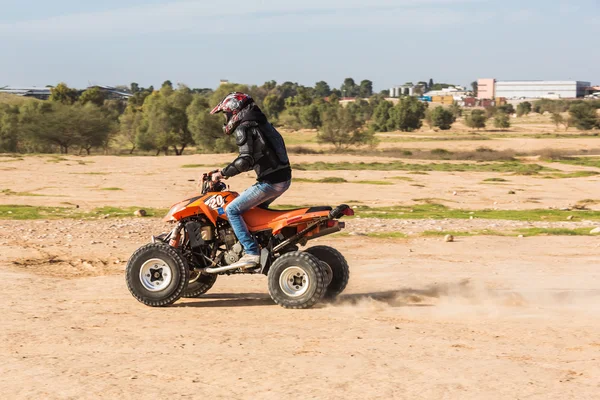 Rc Buggy in der Wüste — Stockfoto