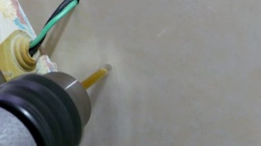 çalışma bir delik yapar