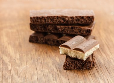 Bölüm gözenekli çikolata yakın çekim 