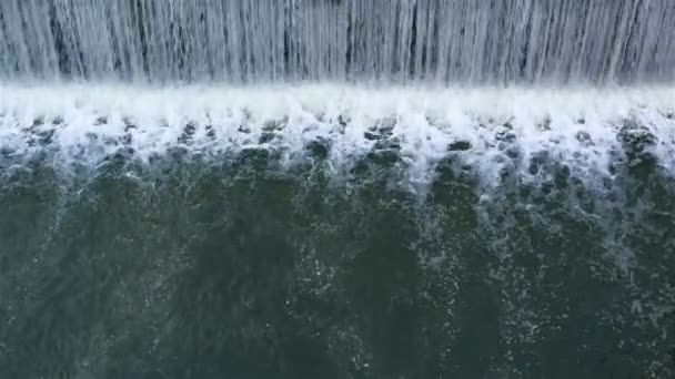 Arroyo de agua de primer plano — Vídeos de Stock