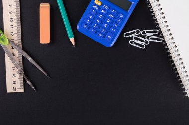 hesap makinesi ve ofis malzemeleri 