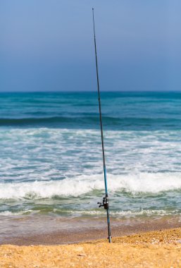 bir olta ile mavi deniz