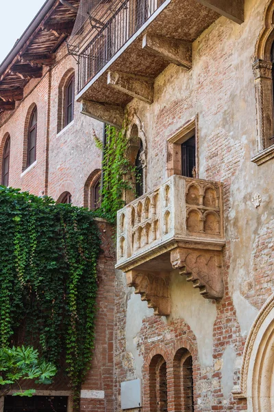 Patio y balcón de la casa Romeo y Julieta — Foto de Stock