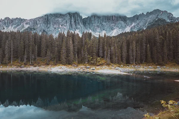 Lago Misurina en los Alpes — Foto de Stock