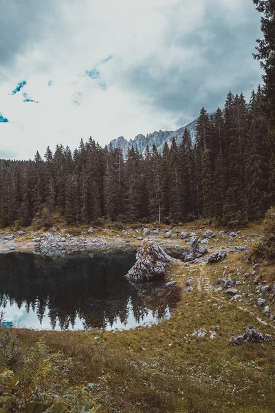 Lago Misurina nos Alpes — Fotografia de Stock