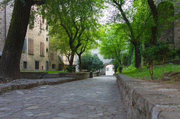 Straat in de stad van Bergamo — Stockfoto