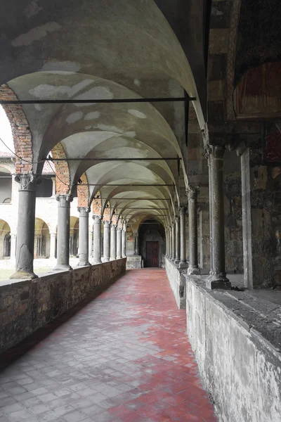 Arquitectura antigua en la ciudad — Foto de Stock