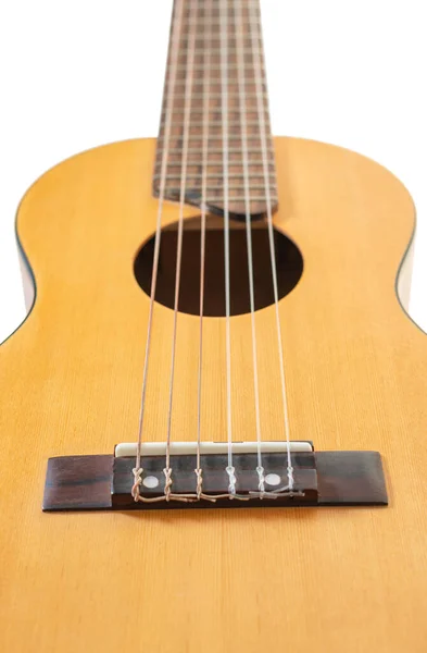 Guitarra Madera Seis Cuerdas Primer Plano Sobre Fondo Blanco —  Fotos de Stock