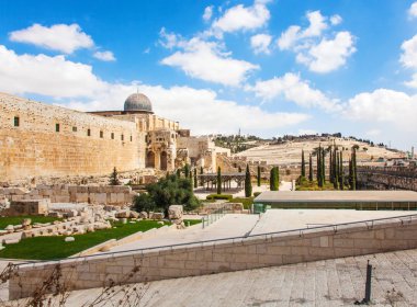  Antik Tapınağı Duvar