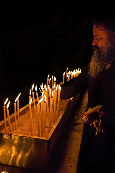 Monk mumlar temizler — Stok fotoğraf