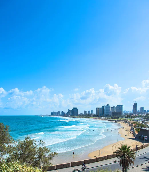 Beach with waves — Stok fotoğraf