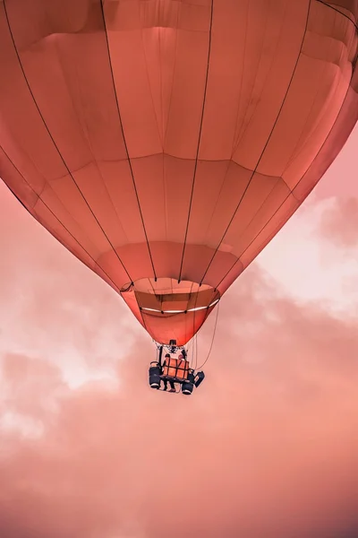 Air Balloon closeup flying — Stock Photo, Image