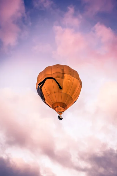 Gele luchtballon — Stockfoto