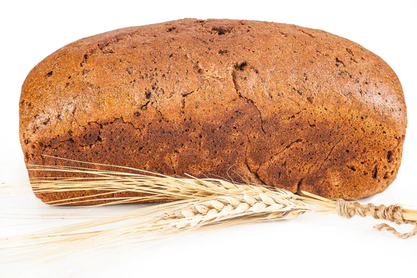 Braunes Brot mit Ähren — Stockfoto