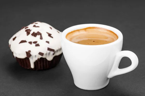 Cupcake et tasse de café — Photo