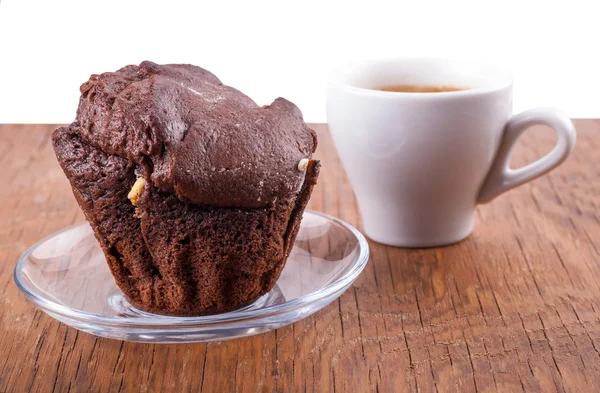 Schokoladen-Cupcake mit einer Tasse Kaffee — Stockfoto