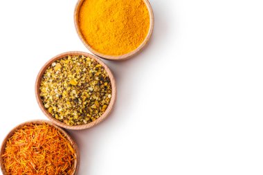 ayarla baharat safran, zerdeçal, yeşil tuz