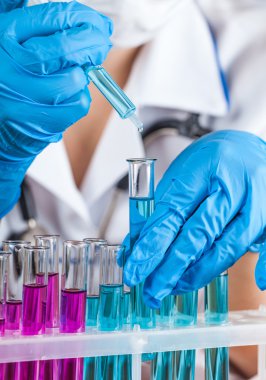 laboratorian reaktif damlar 