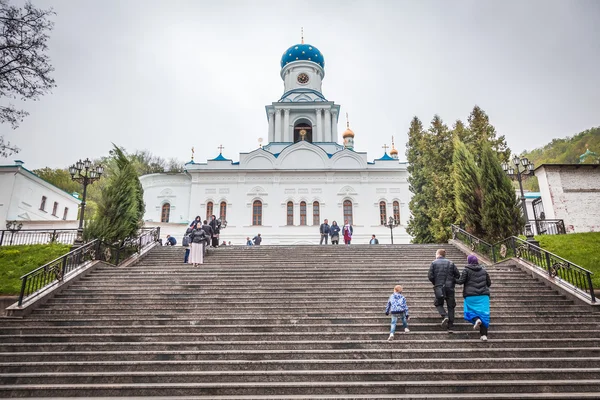 Kilise için önde gelen merdiven — Stok fotoğraf