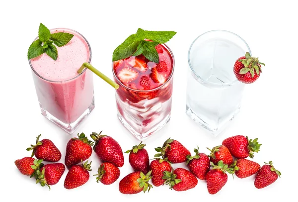 Fresh strawberry cocktail and berries closeup — Stock Photo, Image