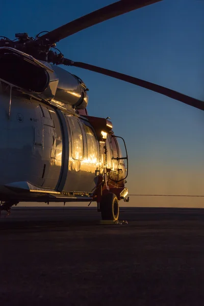 Grande helicóptero militar — Fotografia de Stock