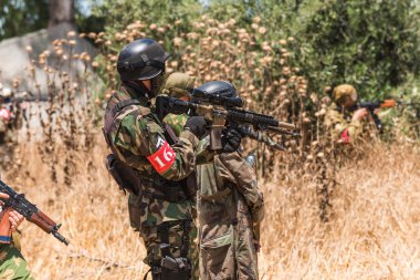 askerler manevraları üzerinde