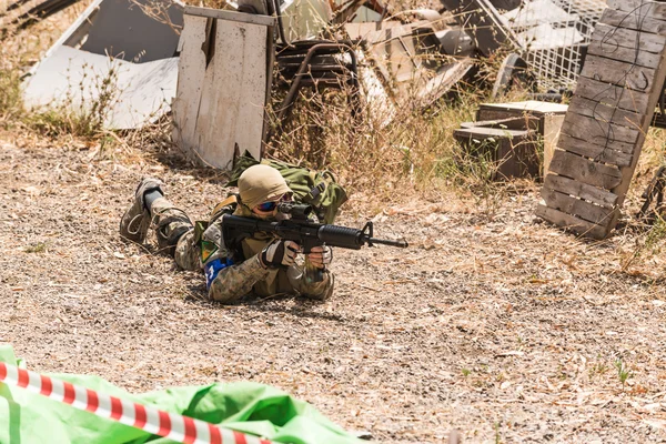 Soldater på manövrar — Stockfoto