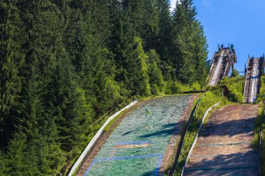 kayakçı atlar bir sıçrama tahtası 