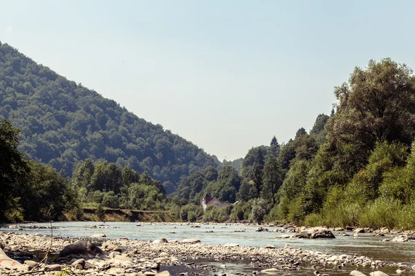 Landschap berg rivier — Stockfoto