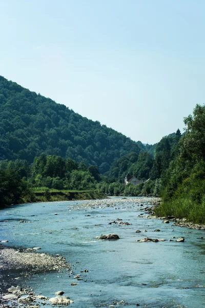 Landschap berg rivier — Stockfoto