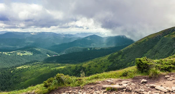 Montenegrijnse ridge in de Karpaten — Stockfoto